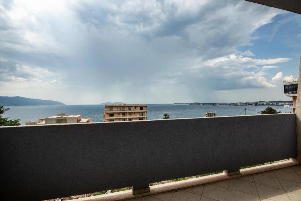 Sea View Apartment Vlorë Eksteriør bilde